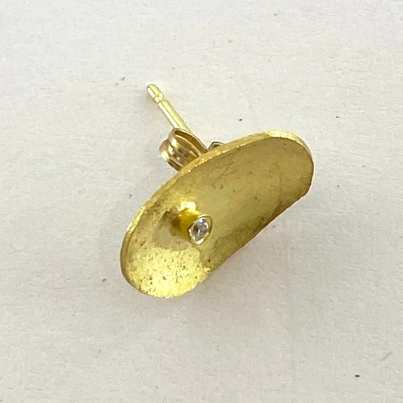 18ct gold petal studs w/ diamonds