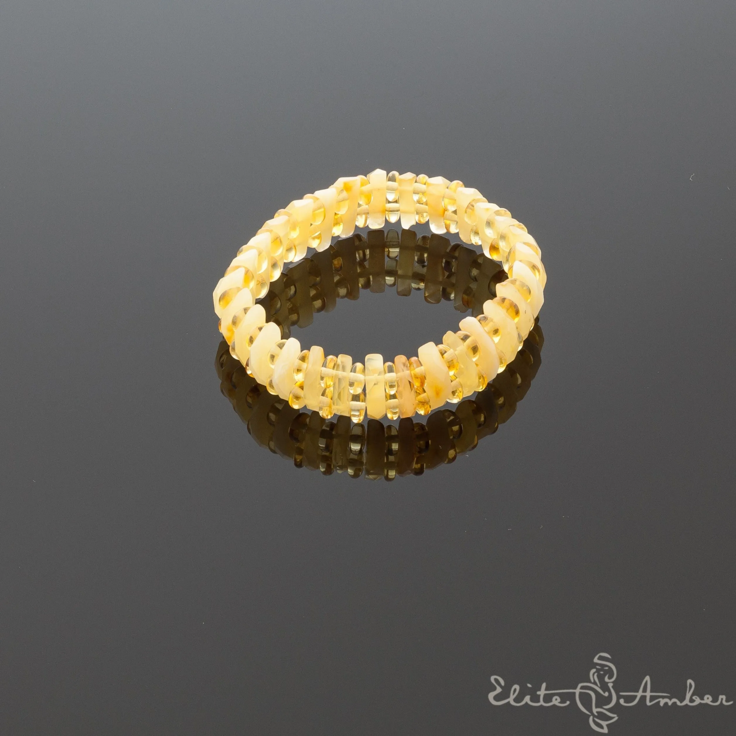 Amber bracelet "Sunshine elegance"