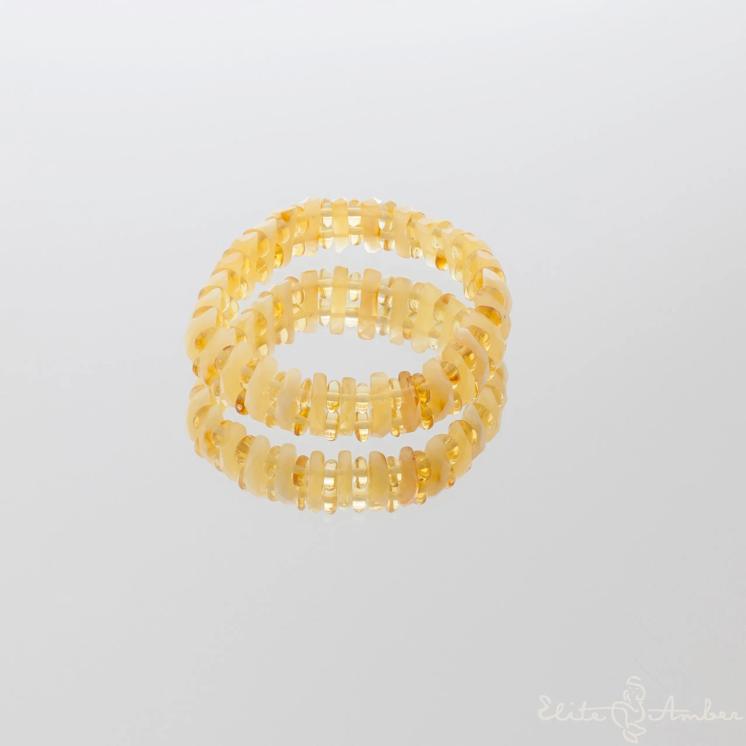 Amber bracelet "Sunshine elegance"