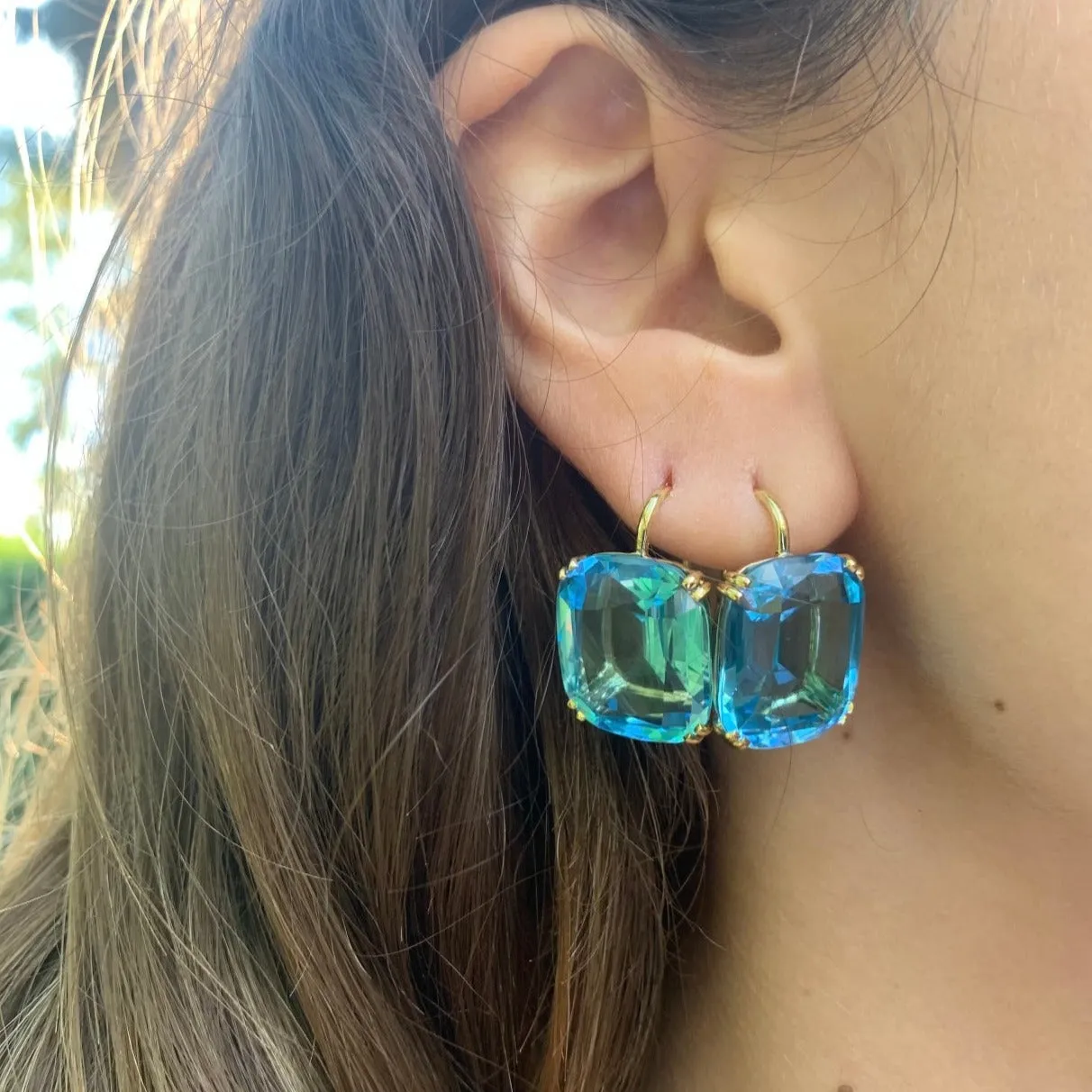 Cushion-Cut Wire Earrings
