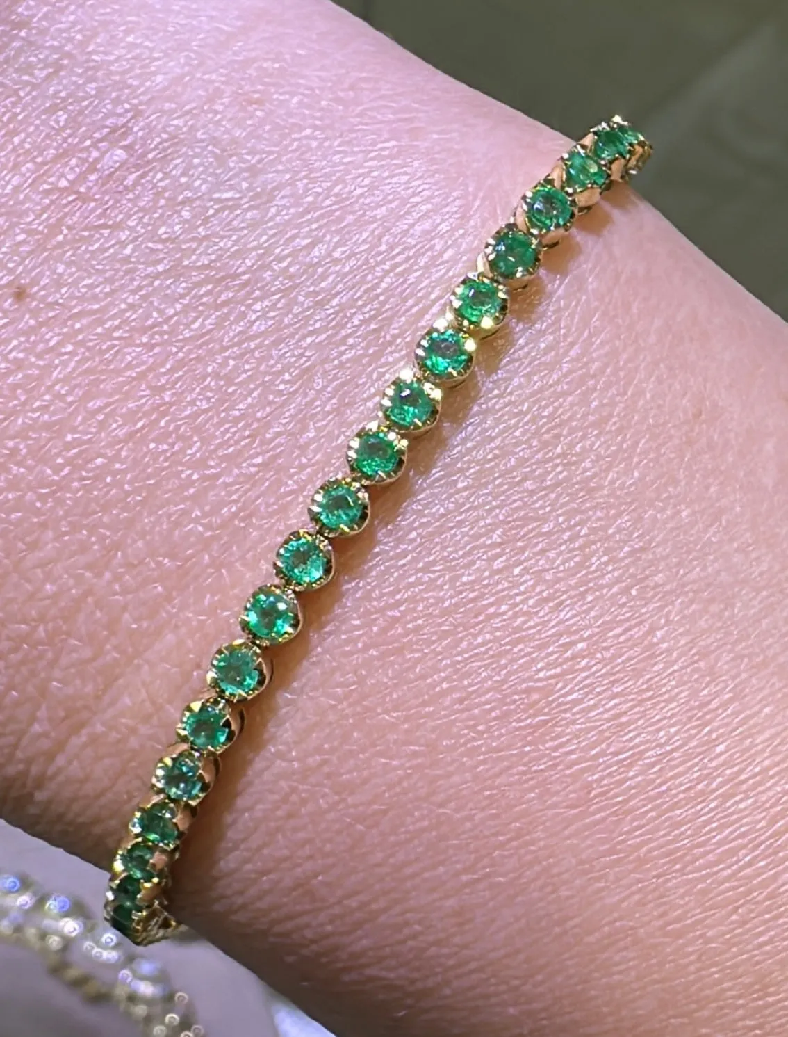 Emerald Gem Stone Tennis Bracelet 2.24ct t.w.