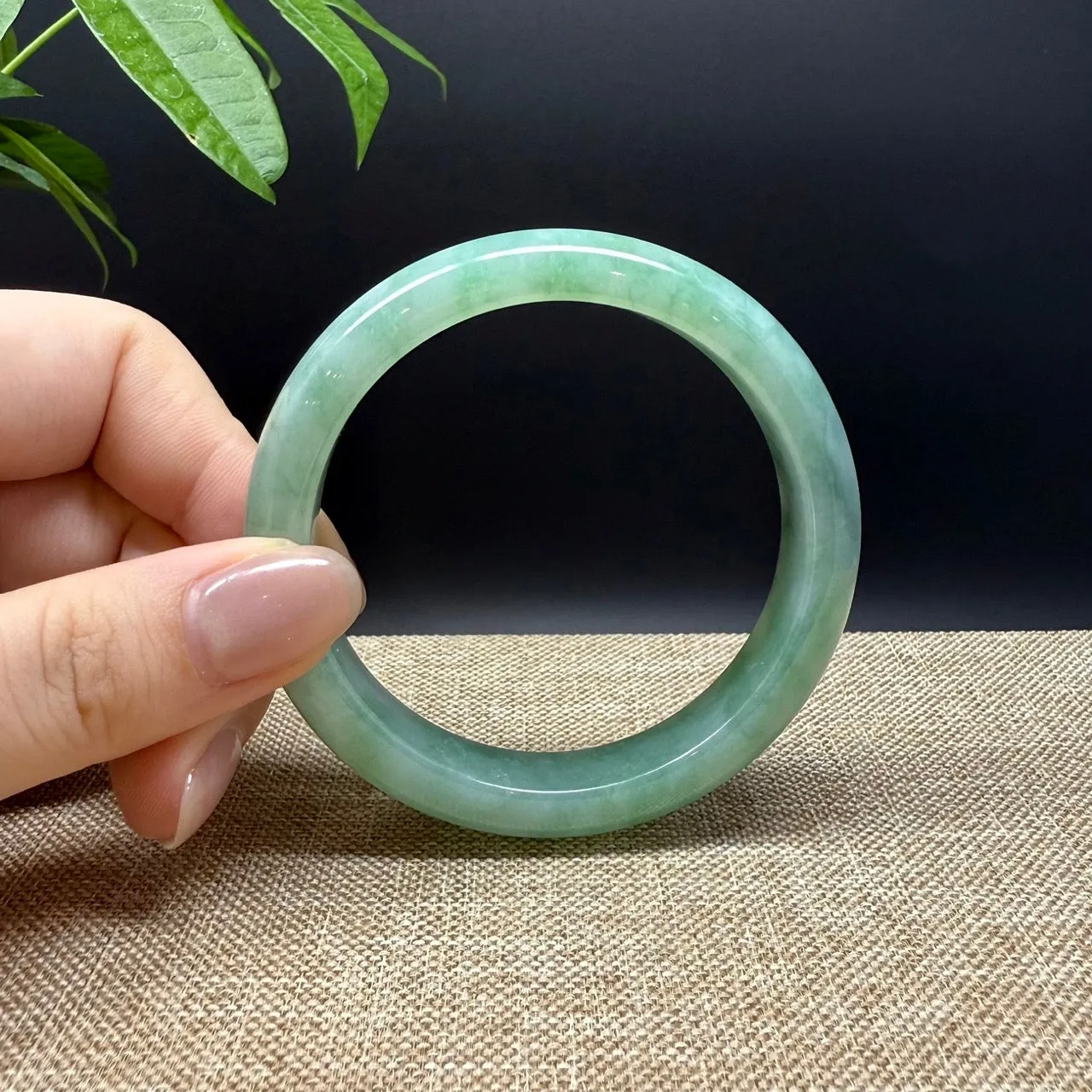 Genuine Burmese Green Jade Jadeite Bangle Bracelet ( 57.1mm )