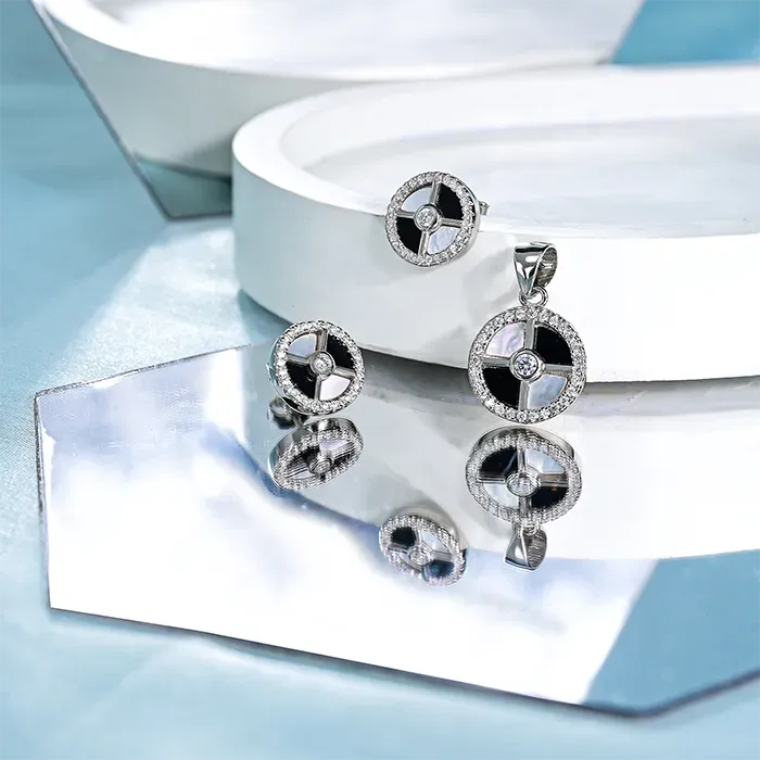Harmony Circle Pendant Set