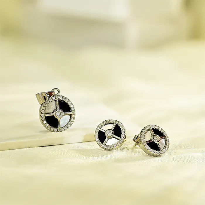 Harmony Circle Pendant Set