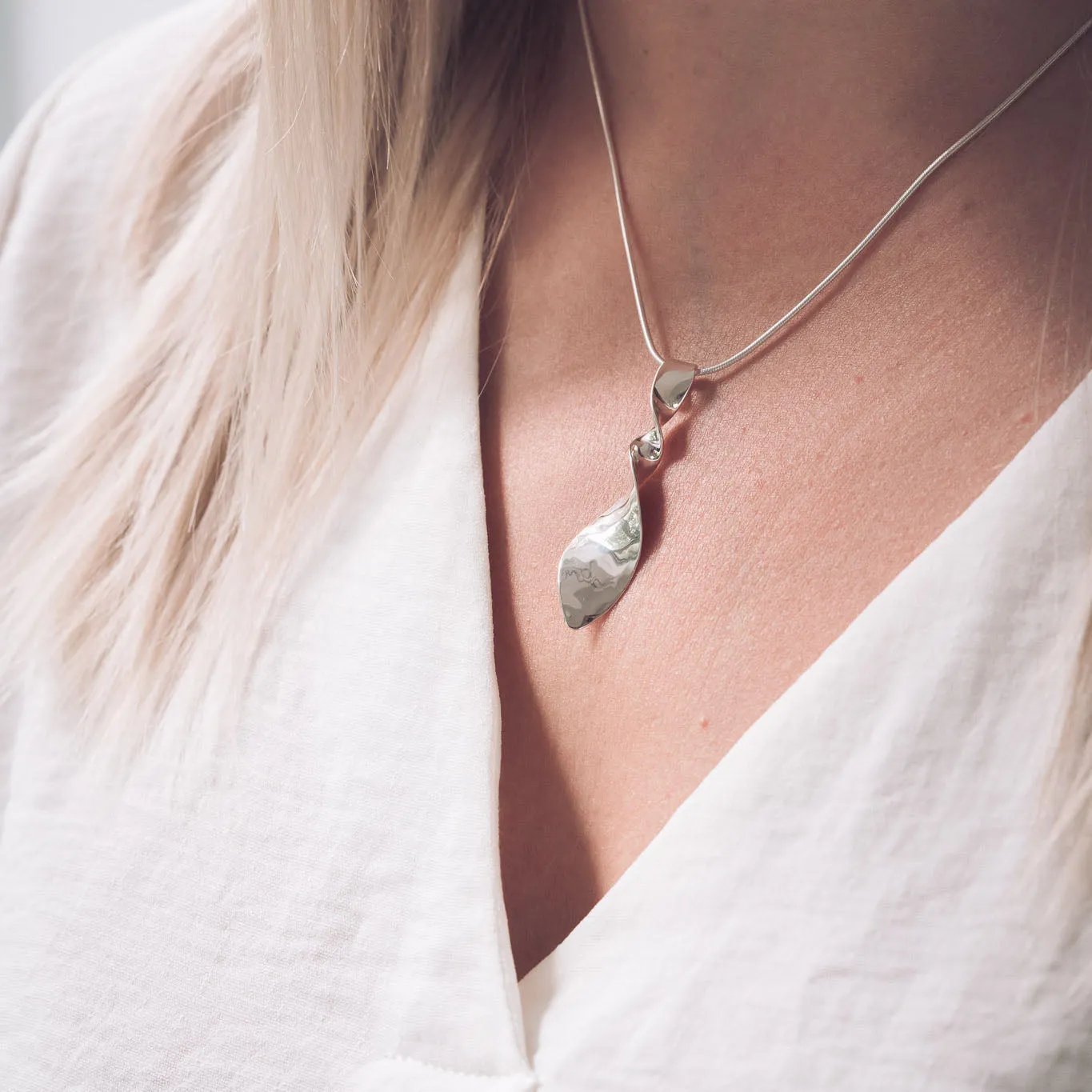 Narrow Twist Silver Pendant Necklace