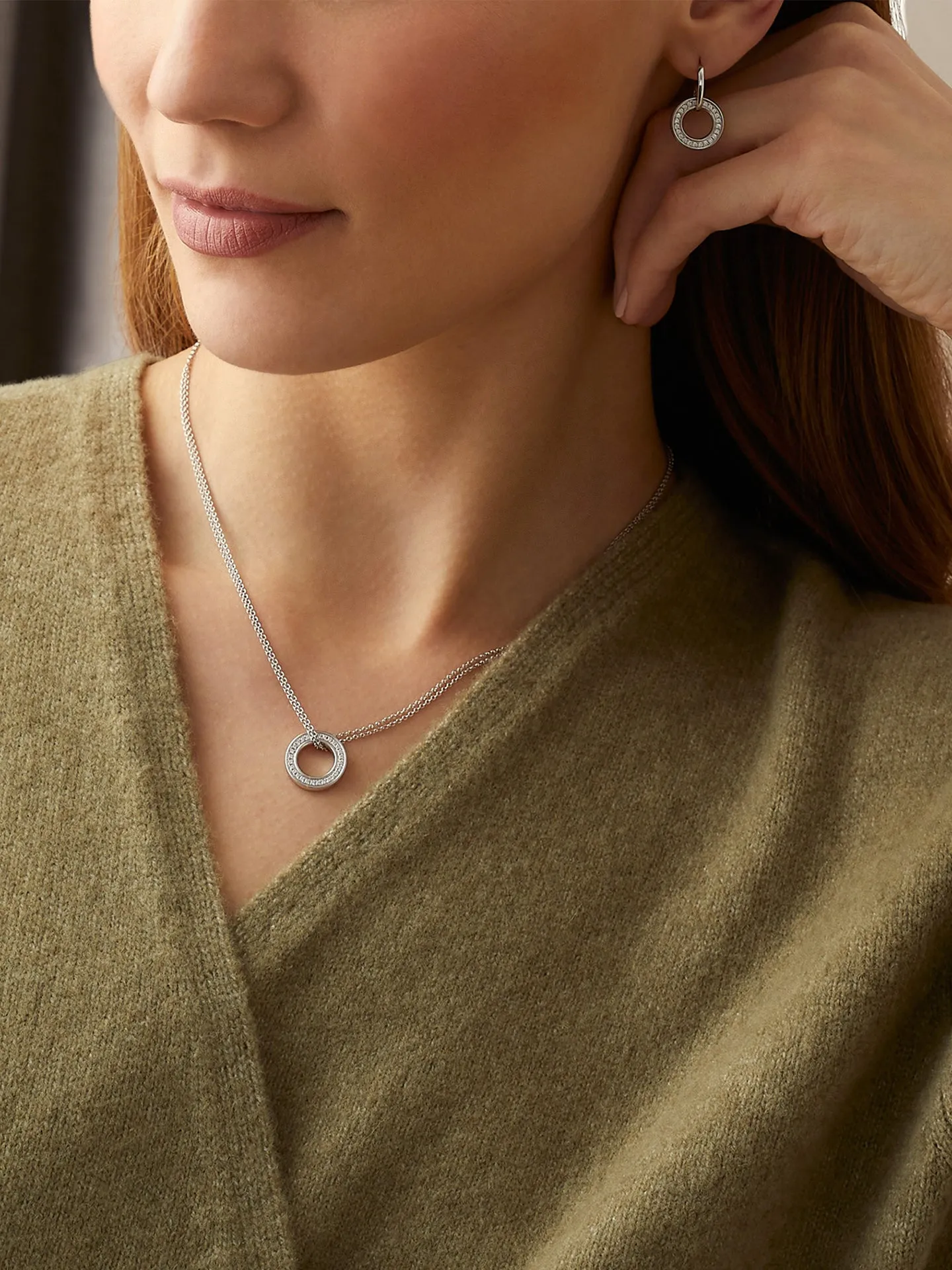 Roulette White Gold Pendant and Earrings Set