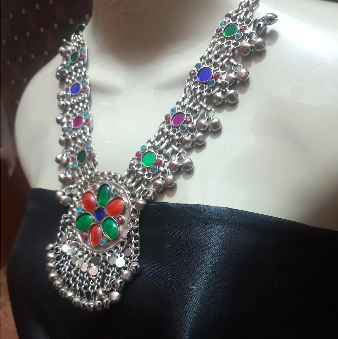 Tribal Pendant Necklace With Glass Stones